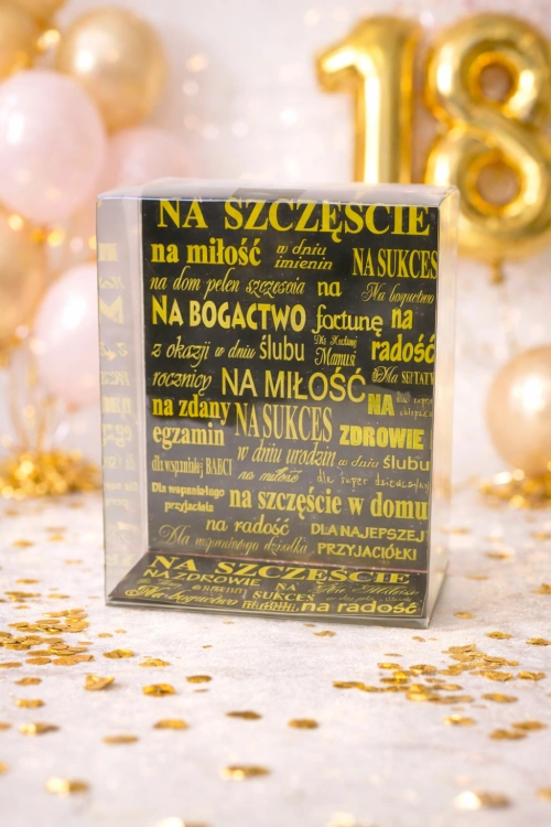 pudełko statuetka 18 urodziny.png