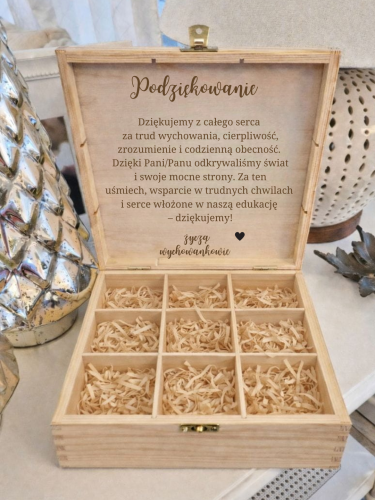 Skrzynka drewniana grawer2.png