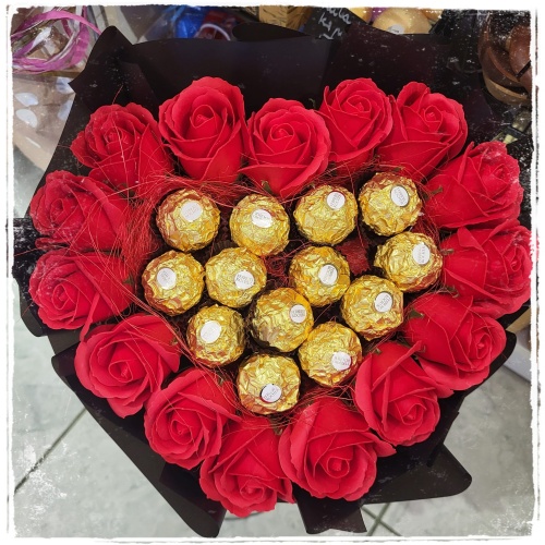 Bukiet Ferrero CZERWONY M.jpg