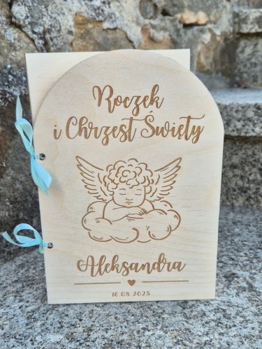 Kartka drewniana z życzeniami 21x15cm ANIOŁ ROCZEK CHRZEST.jpg