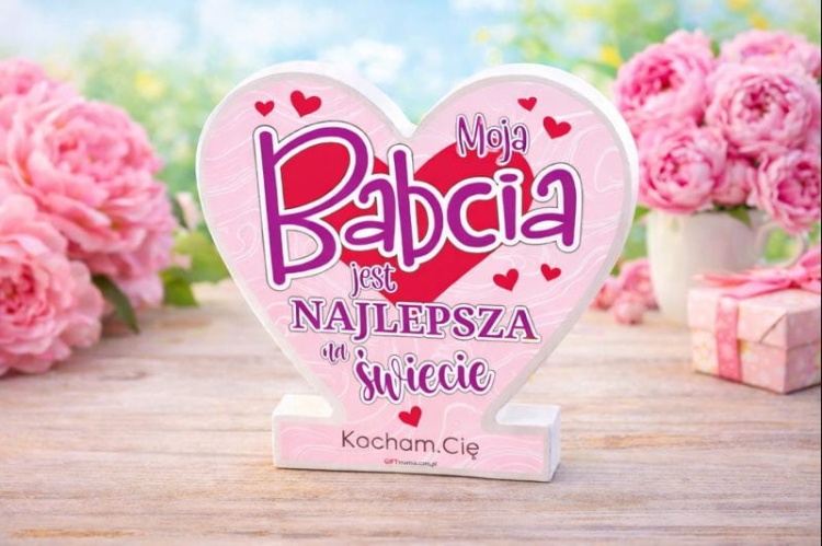 Drewniane serce "Moja Babcia jest najlepsza na świecie".jpg